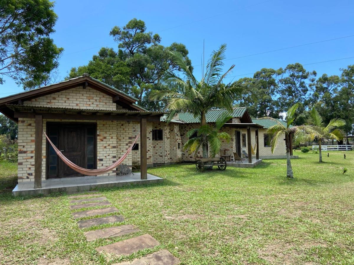 Haras Trevo De Ferro, Praia, Piscina E Campo 托雷斯 外观 照片