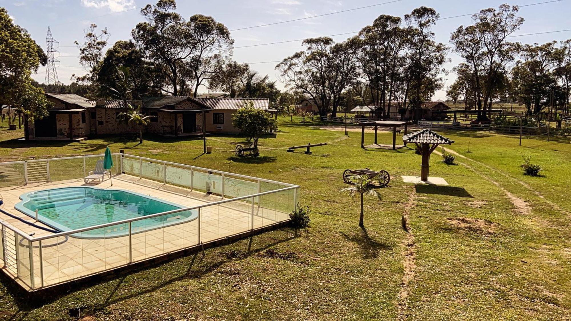 Haras Trevo De Ferro, Praia, Piscina E Campo 托雷斯 外观 照片